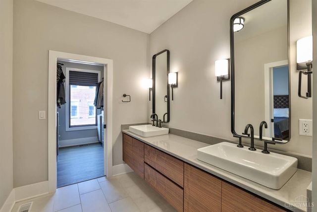 128 Goethe Street, Cincinnati, OH 45202