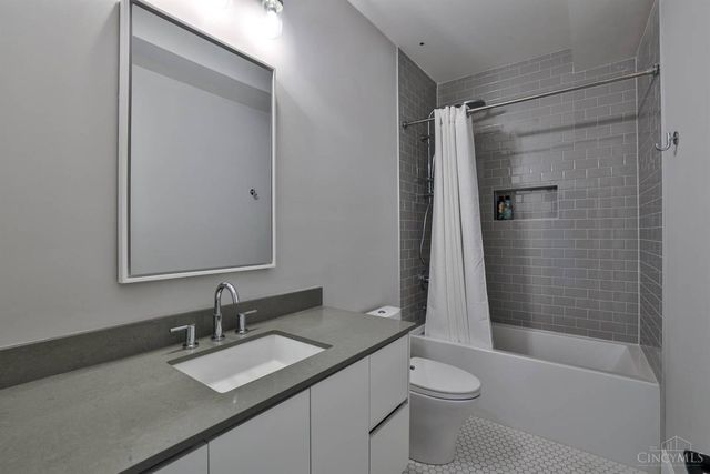 128 Goethe Street, Cincinnati, OH 45202