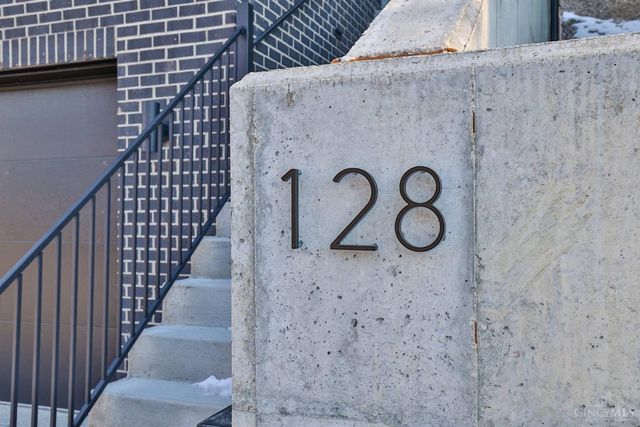 128 Goethe Street, Cincinnati, OH 45202