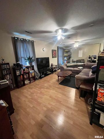 226 2ND Avenue S, Clinton, IA 52732