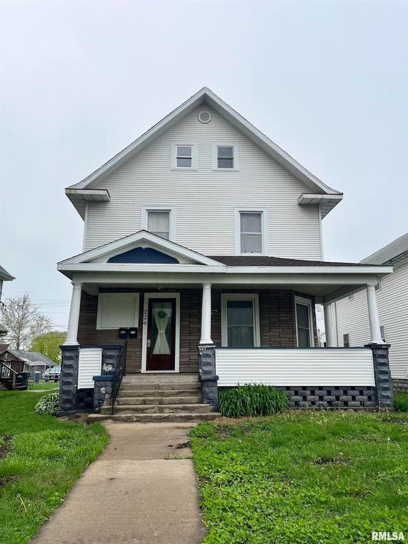 226 2ND Avenue S, Clinton, IA 52732