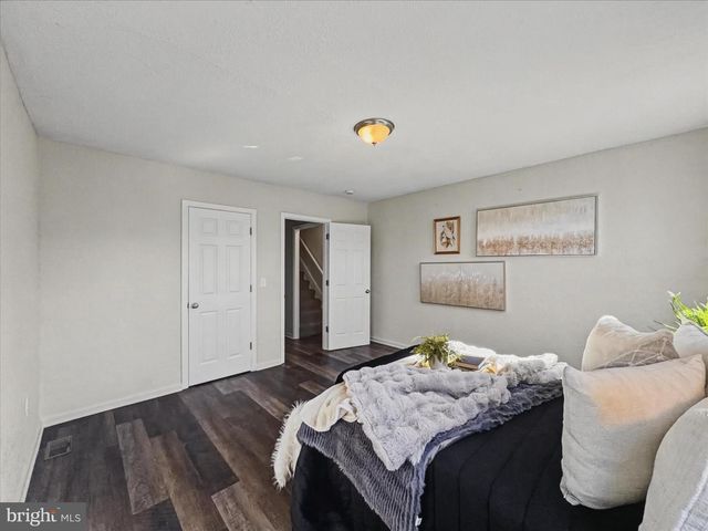 542 SENECA ST, Harrisburg, PA 17110