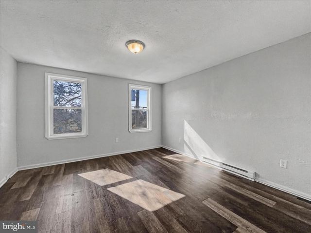 542 SENECA ST, Harrisburg, PA 17110