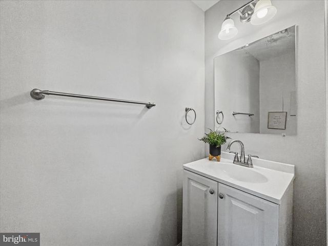 542 SENECA ST, Harrisburg, PA 17110