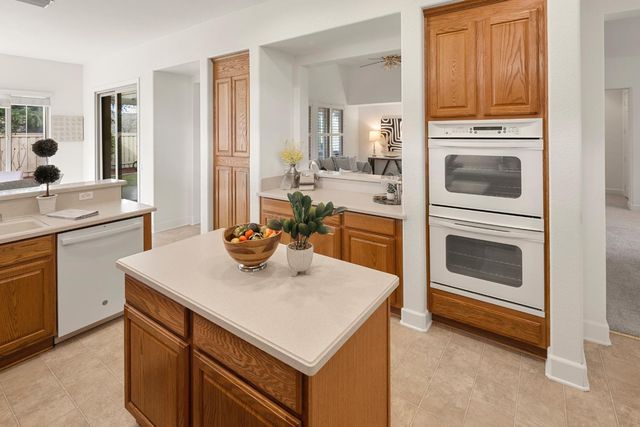 1859 Maple Grove Ln, Lincoln, CA 95648