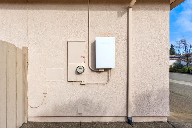 1859 Maple Grove Ln, Lincoln, CA 95648