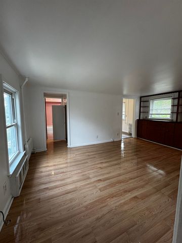 1001 Greenwich Street, Saginaw, MI 48602