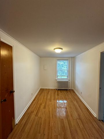 1001 Greenwich Street, Saginaw, MI 48602