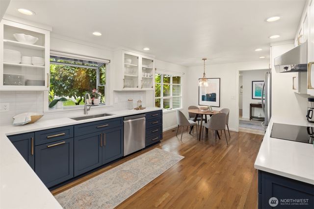8320 SE 62nd Street, Mercer Island, WA 98040