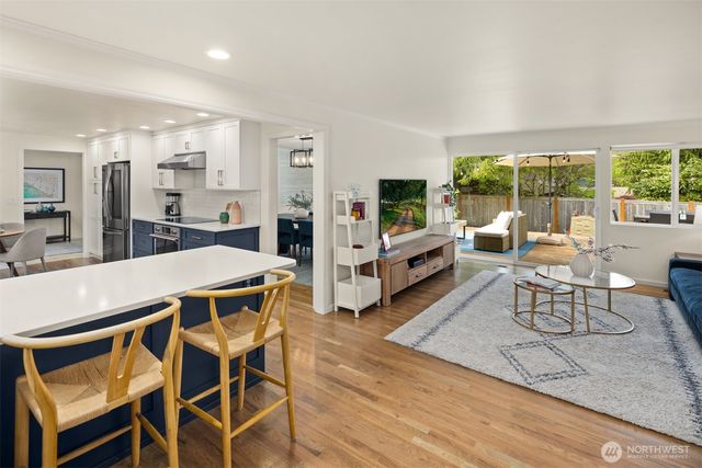 8320 SE 62nd Street, Mercer Island, WA 98040
