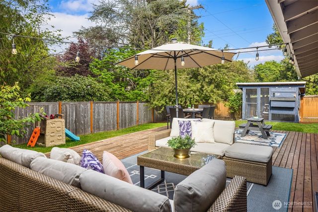 8320 SE 62nd Street, Mercer Island, WA 98040