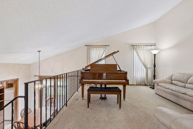 15331 39th Avenue N, Plymouth, MN 55446