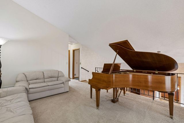 15331 39th Avenue N, Plymouth, MN 55446