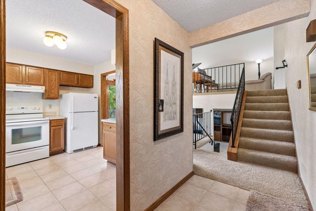 15331 39th Avenue N, Plymouth, MN 55446