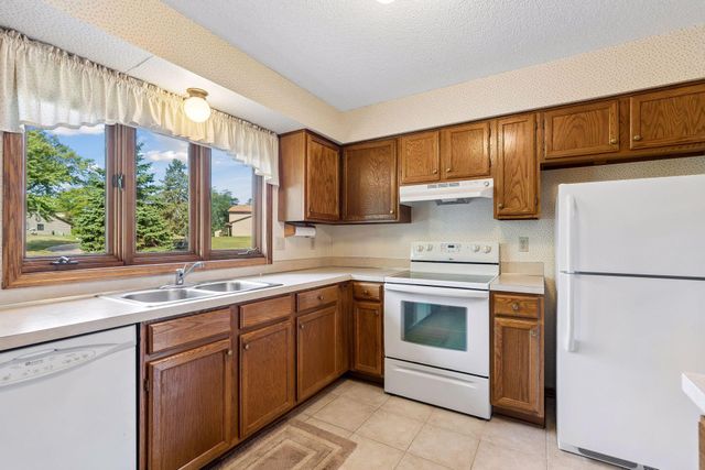 15331 39th Avenue N, Plymouth, MN 55446