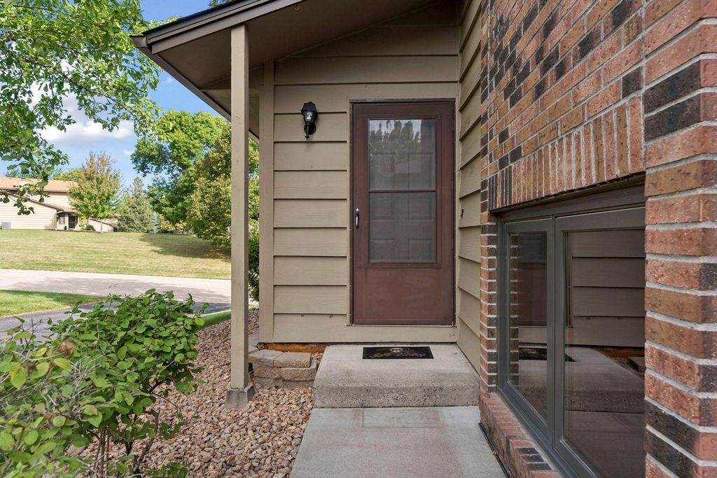 15331 39th Avenue N, Plymouth, MN 55446 — photo 4