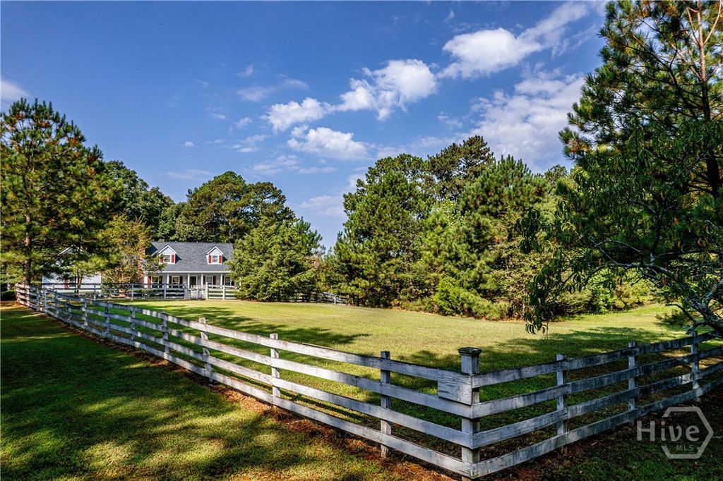 Image 3 of property listing at 5145 Kent Rock Road, Loganville, GA 30052