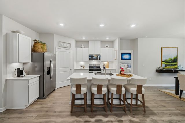 6887 Japonica Ln, White House, TN 37188