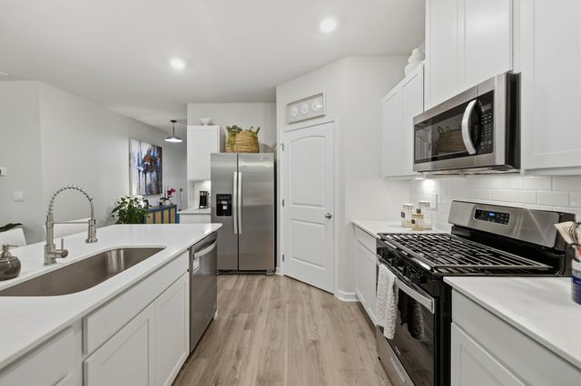 6887 Japonica Ln, White House, TN 37188