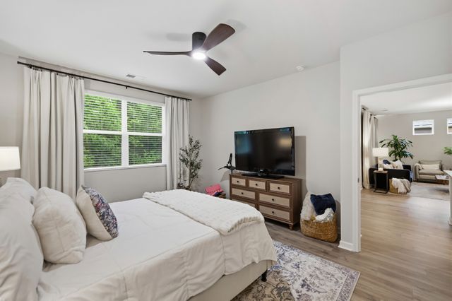 6887 Japonica Ln, White House, TN 37188