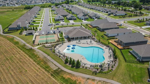 6887 Japonica Ln, White House, TN 37188