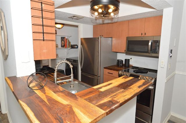 10200 GANDY BOULEVARD N 1313, St Petersburg, FL 33702