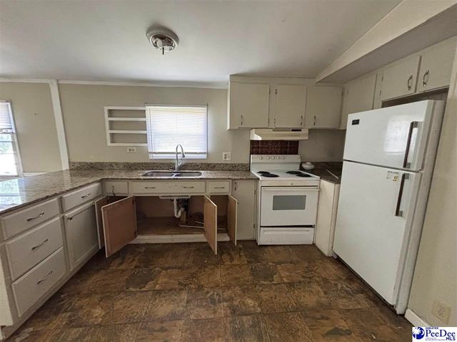 1129 Rogers Rd, Darlington, SC 29532