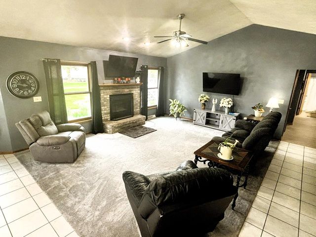 N3151 State Road 76, Hortonville, WI 54944