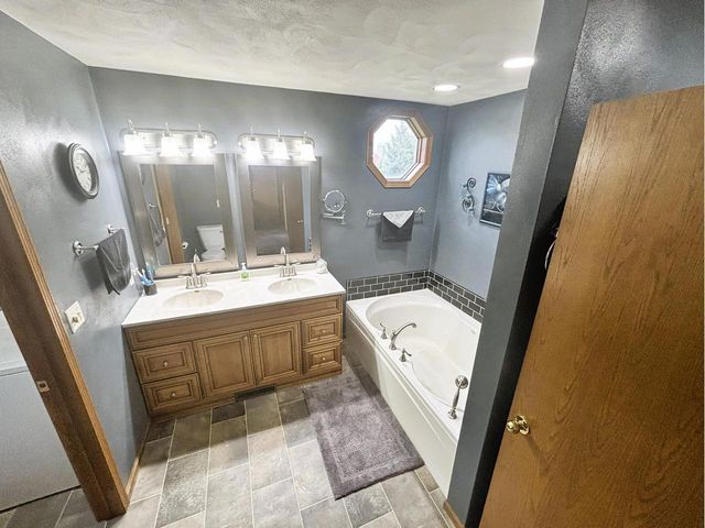 N3151 State Road 76, Hortonville, WI 54944