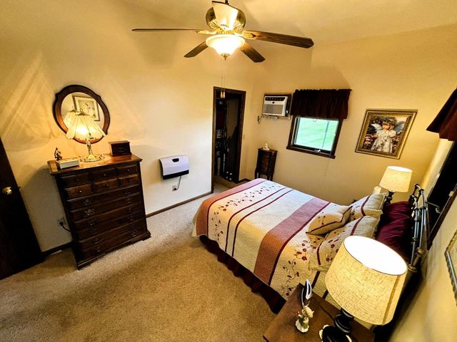 N3151 State Road 76, Hortonville, WI 54944