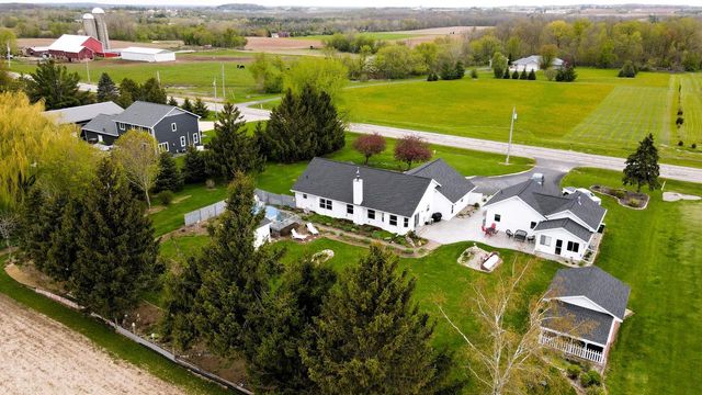 N3151 State Road 76, Hortonville, WI 54944