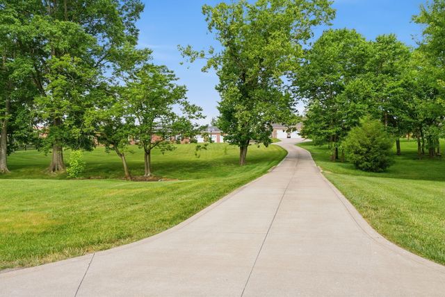 207 Augusta Drive, Georgetown, KY 40324