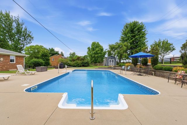 207 Augusta Drive, Georgetown, KY 40324