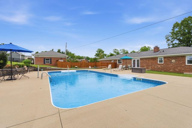 207 Augusta Drive, Georgetown, KY 40324