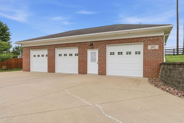 207 Augusta Drive, Georgetown, KY 40324