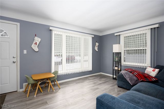 6220 Traymore Avenue, Brooklyn, OH 44144