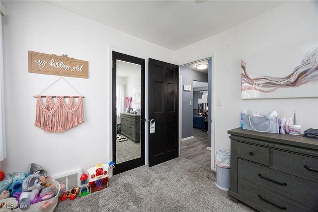 6220 Traymore Avenue, Brooklyn, OH 44144