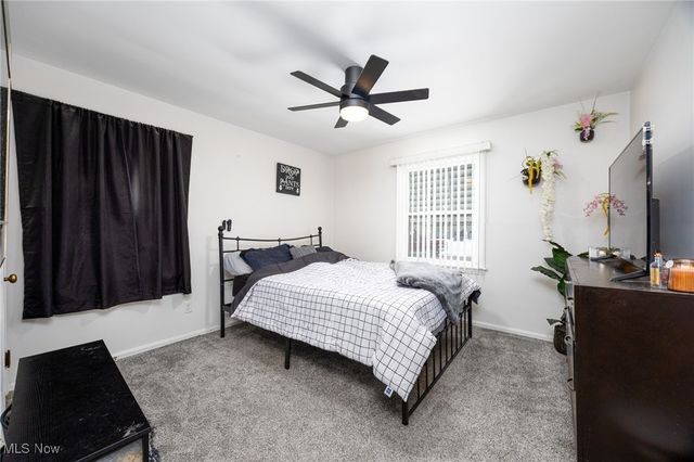 6220 Traymore Avenue, Brooklyn, OH 44144