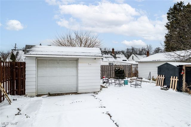 6220 Traymore Avenue, Brooklyn, OH 44144