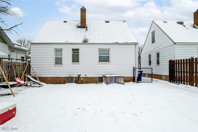 6220 Traymore Avenue, Brooklyn, OH 44144