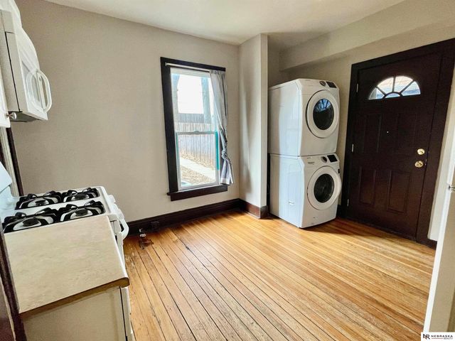 1230 S 11 Street, Omaha, NE 68108