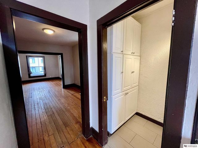 1230 S 11 Street, Omaha, NE 68108