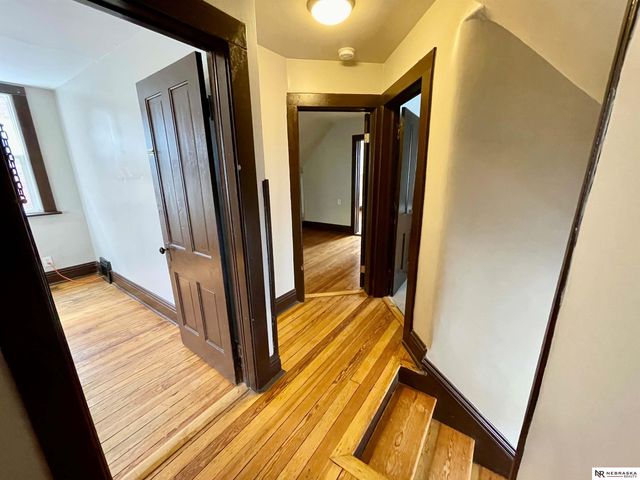 1230 S 11 Street, Omaha, NE 68108