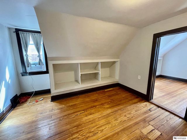 1230 S 11 Street, Omaha, NE 68108