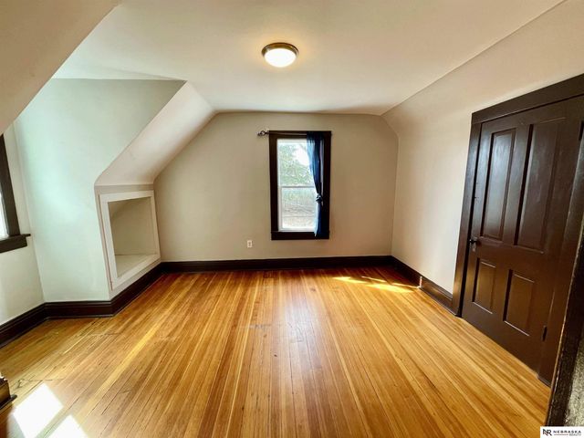 1230 S 11 Street, Omaha, NE 68108