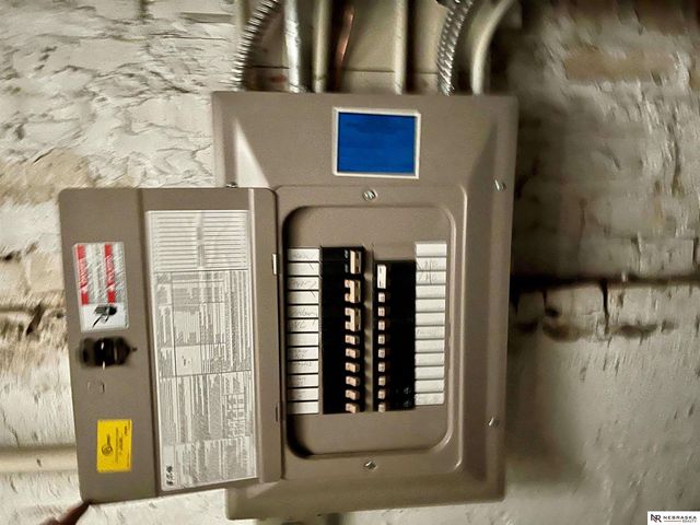 1230 S 11 Street, Omaha, NE 68108