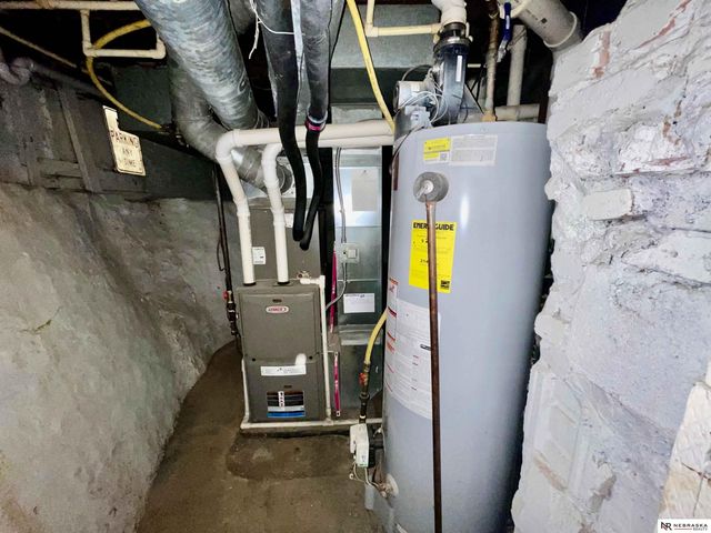 1230 S 11 Street, Omaha, NE 68108