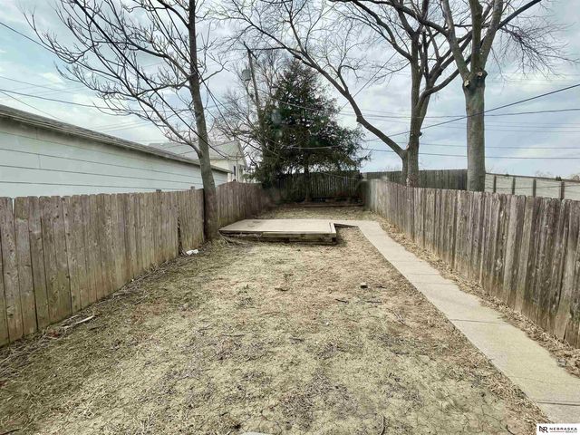 1230 S 11 Street, Omaha, NE 68108