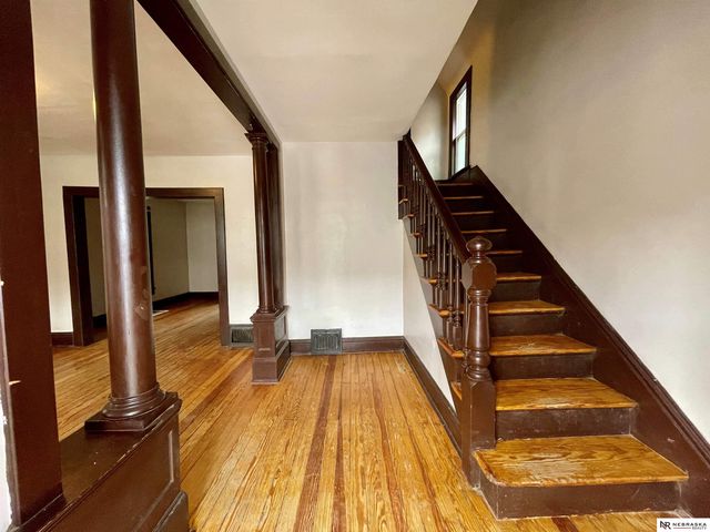 1230 S 11 Street, Omaha, NE 68108