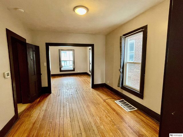 1230 S 11 Street, Omaha, NE 68108